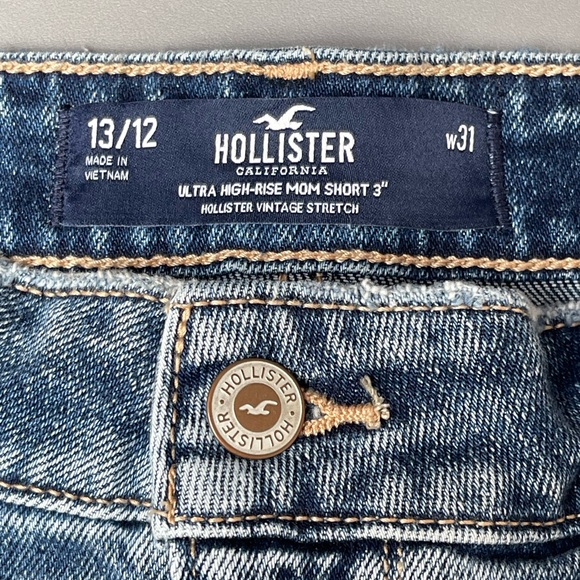 HOLLISTER ULTRA HIGH-RISE RIPPED DENIM MOM SHORTS NWOT - Picture 3 of 6